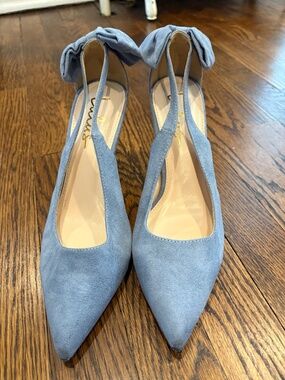 Lulus- Periwinkle Bow Back Heels- Size 8